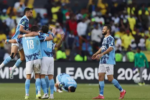  وزارة الرياضة تعلن.. توفير حافلات مجانية لنقل الجماهير لمباراة بيراميدز وصنداونز